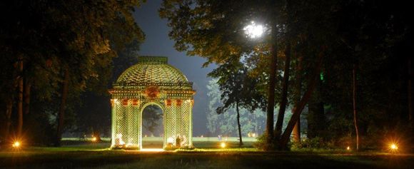 7_schloessernacht_-pavillon_m__mond_-spsg-w_pfauder_580x237.jpg